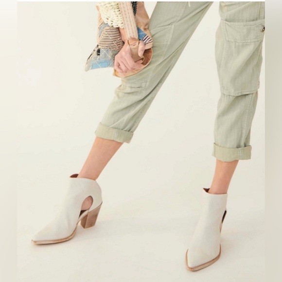 Free People Suede Leather Cutout Ankle Boots Size 9.5 Western Coastal Cowgirl - Picture 3 of 16